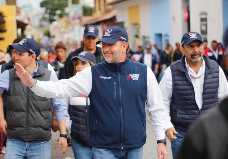 Roberto Arzú califica de ''absurda'' la decisión del TSE al revocar su candidatura roberto-arzu-califica-de-absurda-la-decision-del-tse-al-revocar-su-candidatura-134901-135318.jpg