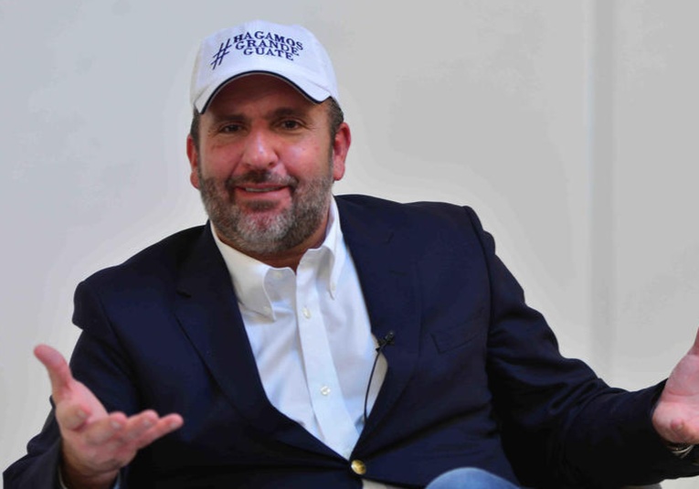 Roberto Arzú presenta denuncias en el Ministerio Público contra altos funcionarios del Gobierno roberto-arzu-presenta-denuncias-en-el-ministerio-publico-contra-altos-funcionarios-del-gobierno-180326-180513.jpg