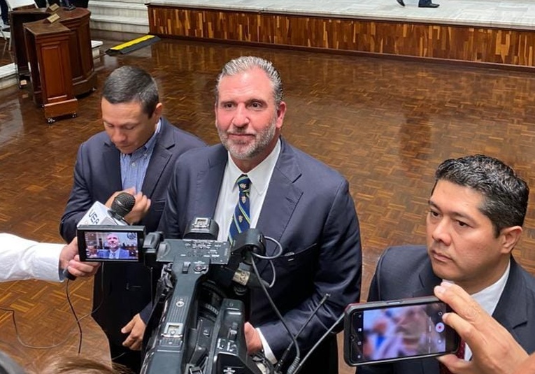Roberto Arzú se pronuncia luego que CSJ suspendiera vista pública roberto-arzu-se-pronuncia-luego-que-csj-suspendiera-vista-publica-133814-133859.jpg