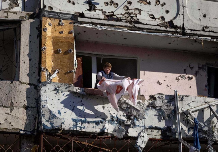 Rusia intensifica el cerco sobre Kiev con nuevos ataques a edificios residenciales rusia-intensifica-el-cerco-sobre-kiev-con-nuevos-ataques-a-edificios-residenciales-105306-105404.jpg