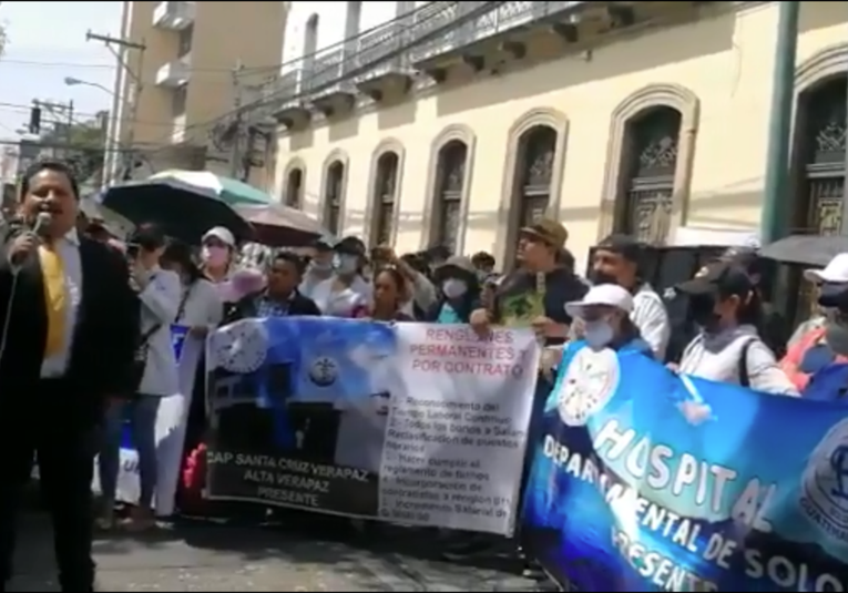 Salubristas continúan protestando en demanda de traslado a renglón presupuestario con prestaciones salubristas-continuan-protestando-en-demanda-de-traslado-a-renglon-presupuestario-con-prestaciones-170648-170653.png