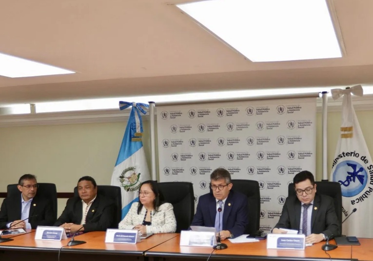 Salud anuncia aumento de Q1,200 mensuales para trabajadores permanentes salud-anuncia-aumento-de-q1-200-mensuales-para-trabajadores-permanentes-140037-140201.jpg