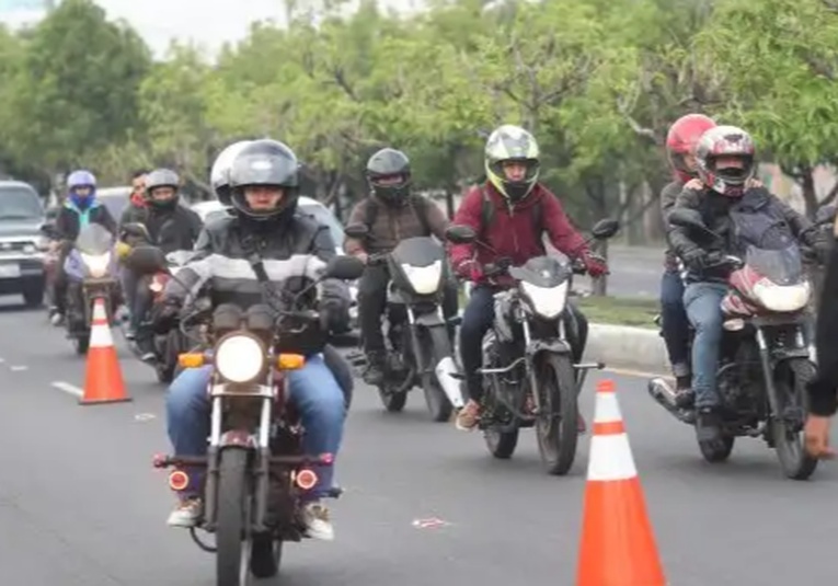 SAT revela que las motocicletas ya constituyen casi el 50% de los vehículos en el país sat-revela-que-las-motocicletas-ya-constituyen-casi-el-50-de-los-vehiculos-en-el-pais-153859-153930.jpg