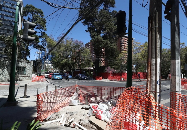 Semáforos inteligentes aún no están operativos, aclara alcalde Quiñónez