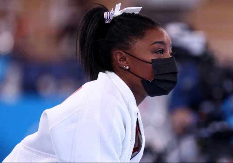 Simone Biles, habla tras su retirada en la final de gimnasia por equipos simone-biles-habla-tras-su-retirada-en-la-final-de-gimnasia-por-equipos-092345-092352.jpg