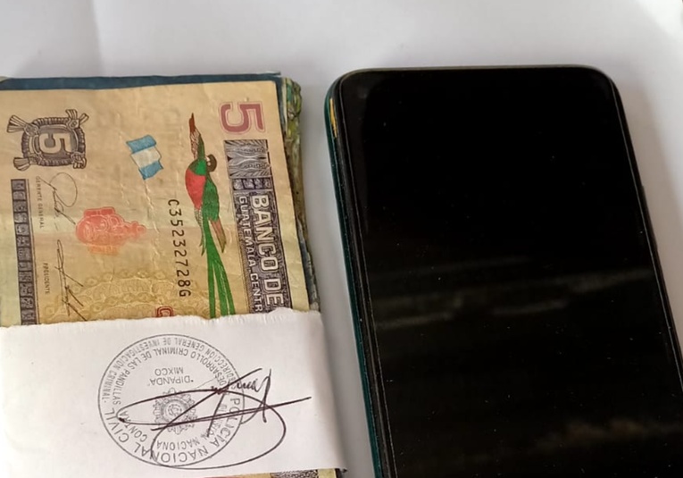 Sorprenden a niño llevando paquete de supuesta extorsión sorprenden-a-nino-llevando-paquete-de-supuesta-extorsion-140311-140454.jpg