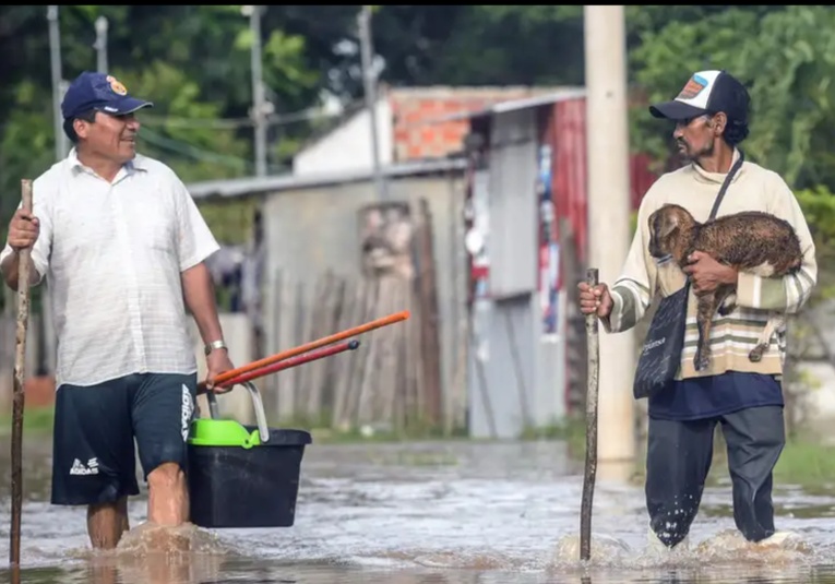 Sube a 55 la cifra de fallecidos por lluvias en Bolivia sube-a-55-la-cifra-de-fallecidos-por-lluvias-en-bolivia-091339-091359.jpg