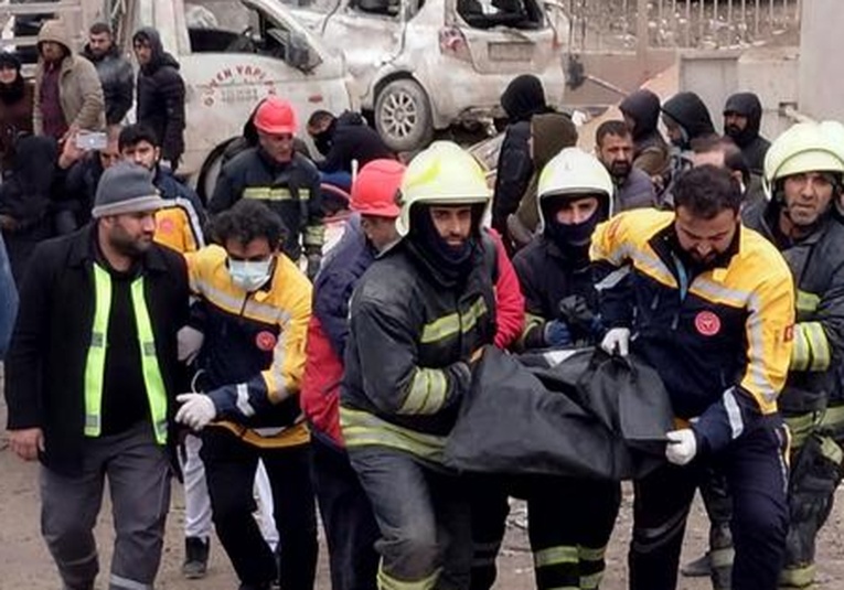 Terremoto en Turquí­a y Siria deja más de 5.000 muertos terremoto-en-turquia-y-siria-deja-m-s-de-5-000-muertos-095432-095459.jpg