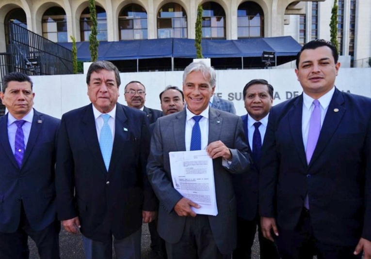 TODOS acciona legalmente contra viceprencideciable de UNE por ser Ministro de Culto  todos-acciona-legalmente-contra-viceprencideciable-de-une-por-ser-ministro-de-culto-132431-132700.jpg