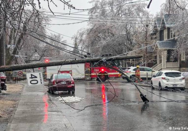 Tormenta en Canadá deja dos muertos y miles sin energí­a tormenta-en-canad-deja-dos-muertos-y-miles-sin-energia-092112-092141.png