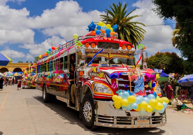 Transportistas mantienen viva la tradición de decorar sus vehículos para celebrar a San Cristóbal transportistas-mantienen-viva-la-tradicion-de-decorar-sus-vehiculos-para-celebrar-a-san-cristobal-173047-173153.jpg