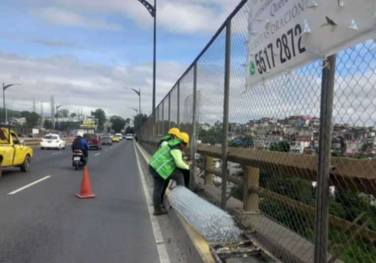 Tras tragedia en el puente del Incienso, autoridades municipales reemplazan malla deteriorada tras-tragedia-en-el-puente-del-incienso-autoridades-municipales-reemplazan-malla-deteriorada-160821-160949.png