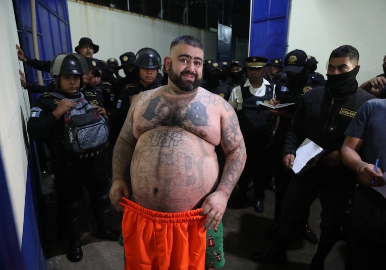 Trasladan a líderes de pandillas a prisión de máxima seguridad trasladan-a-lideres-de-pandillas-a-prision-de-m-xima-seguridad-130737-130743.jpg