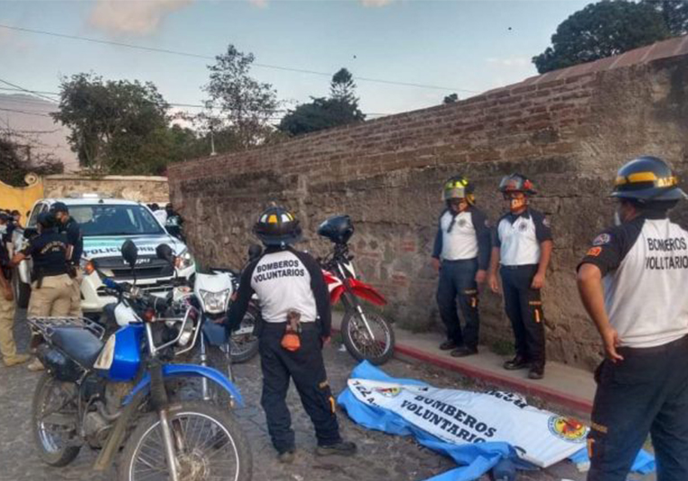 Tres agentes municipales de Antigua Guatemala son investigados muerte de hombre tres-agentes-municipales-de-antigua-guatemala-son-investigados-muerte-de-hombre-104751-104757.jpg