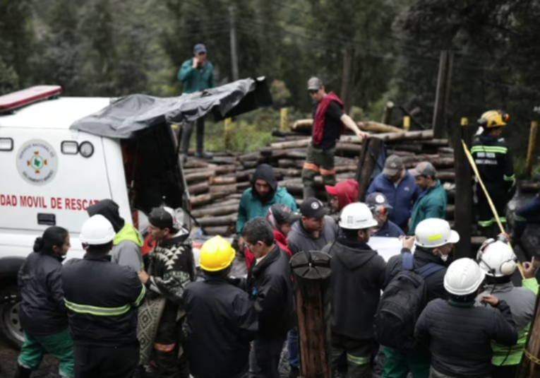 Tres mineros fallecen y cuatro continúan atrapados tras explosión en minas de carbón tres-mineros-fallecen-y-cuatro-continuan-atrapados-tras-explosion-en-minas-de-carbon-131927-132157.png