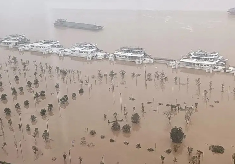 Tres muertos y 11 desaparecidos tras lluvias en China