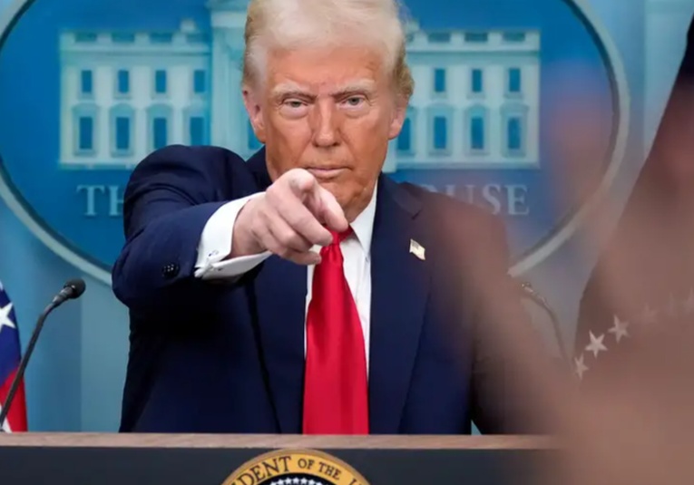Trump asegura que Venezuela recibirá vuelos con deportados trump-asegura-que-venezuela-recibir-vuelos-con-deportados-100039-100102.jpg