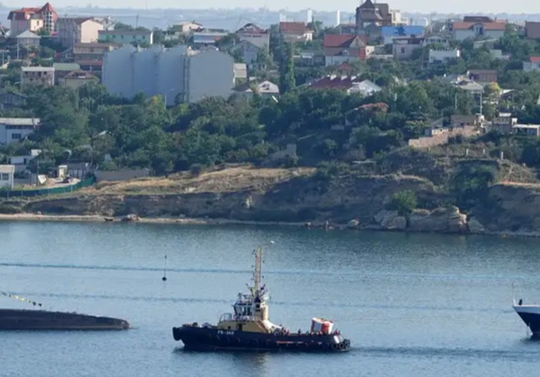 Ucrania hunde un submarino ruso en Crimea ucrania-hunde-un-submarino-ruso-en-crimea-103600-103631.jpg