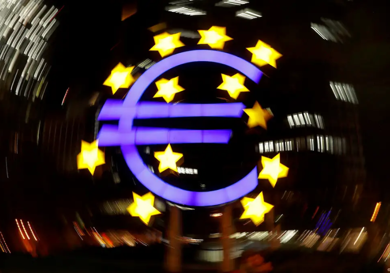 UE recorta previsión de crecimiento en 2025 por aranceles