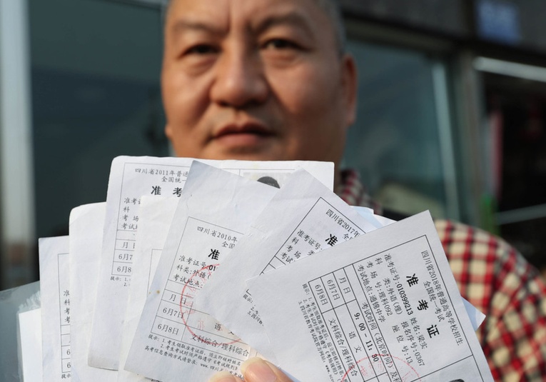 Un hombre chino de 55 años lleva casi 38 años intentando ingresar en la misma universidad un-hombre-chino-de-55-anos-lleva-casi-38-anos-intentando-ingresar-en-la-misma-universidad-163307-163325.jpg