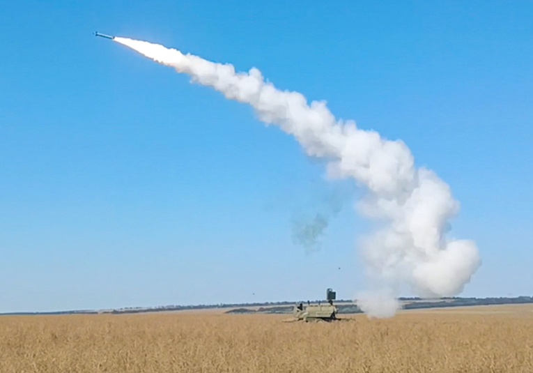 Un sistema antiaéreo ruso Tor-M2 destruye un dron estadounidense Switchblade