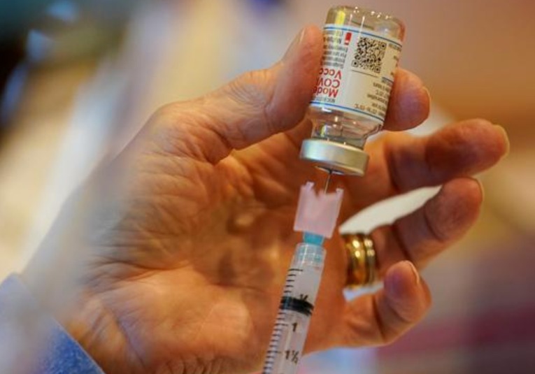 Una mujer en Italia recibió por error seis dosis de vacuna contra el coronavirus una-mujer-en-italia-recibio-por-error-seis-dosis-de-vacuna-contra-el-coronavirus-121510-121711.jpg