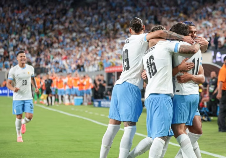 Uruguay pasa a cuartos de final de Copa América con goleada a Bolivia uruguay-pasa-a-cuartos-de-final-de-copa-america-con-goleada-a-bolivia-094149-094211.jpg