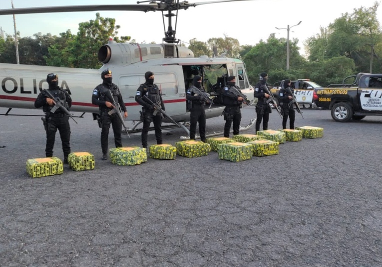 Valor de cargamento de cocaí­na incautada en Puerto Quetzal, Escuintla asciende a Q52 millones valor-de-cargamento-de-cocaina-incautada-en-puerto-quetzal-escuintla-asciende-a-q52-millones-170041-170146.jpg