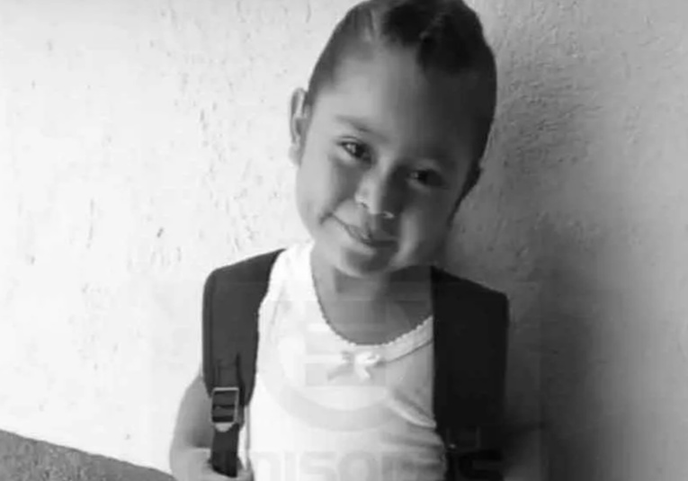 Velan los restos de Kimberly Gómez, la niña de 5 años que falleció tras caerle el techo de una escuela velan-los-restos-de-kimberly-gomez-la-nina-de-5-anos-que-fallecio-tras-caerle-el-techo-de-una-escuela-150009-150157.jpg