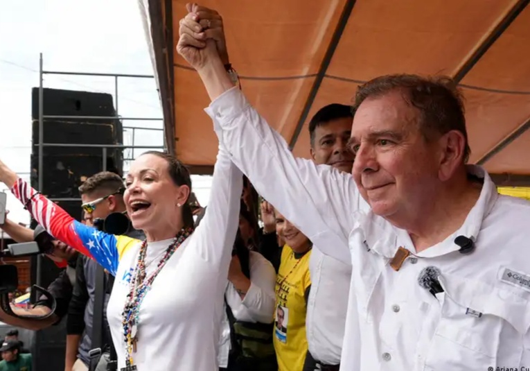 Venezuela cumple una semana de agria campaña electoral venezuela-cumple-una-semana-de-agria-campana-electoral-090551-090558.jpg
