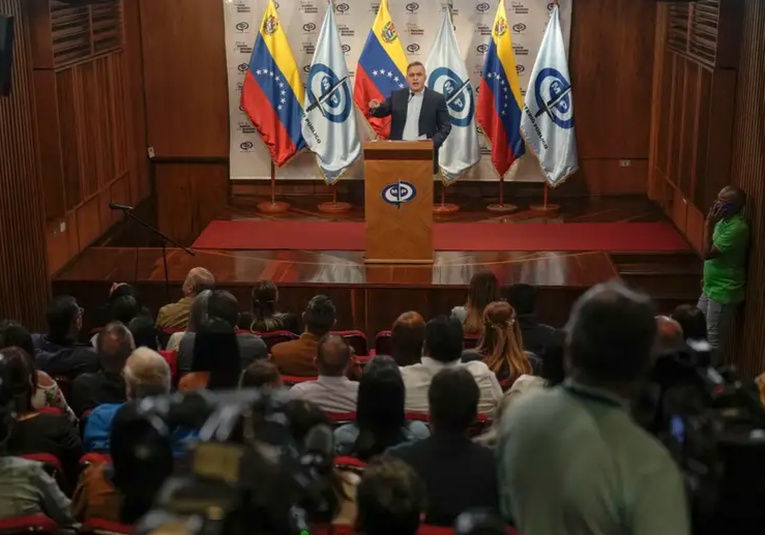 Venezuela pide capturar a jueces y diputados de Argentina venezuela-pide-capturar-a-jueces-y-diputados-de-argentina-091102-091116.jpg