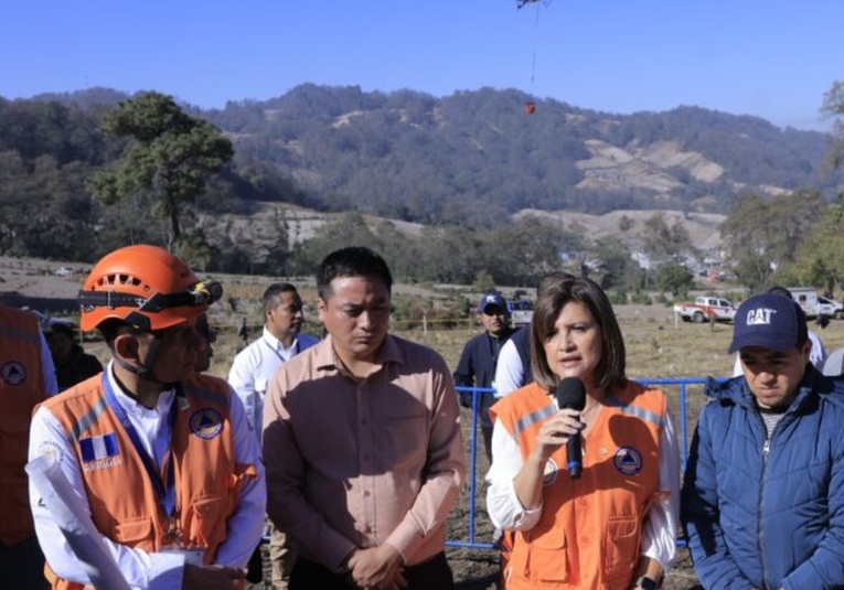 Vicepresidenta Karin Herrera dice que en el paÃ­s hay 20 incendios forestales activos