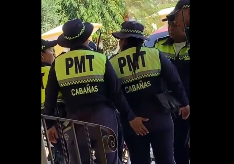 VíDEO: Agente PMT pide disculpas por hacer broma a su compañera video-agente-pmt-pide-disculpas-por-hacer-broma-a-su-companera-125159-125313.png
