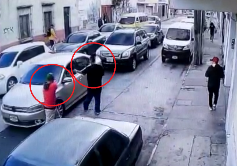 VíDEO: Evidencian asalto contra conductor que fue a mano armada  video-evidencian-asalto-contra-conductor-que-fue-a-mano-armada-101023-101407.png