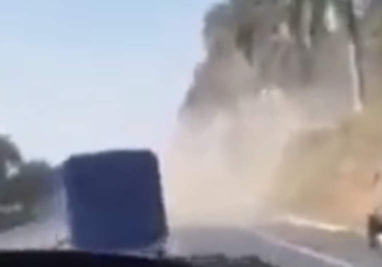 VíDEO: Trailer sin frenos provoca accidente múltiple en autopista Palí­n-Escuintla  video-trailer-sin-frenos-provoca-accidente-multiple-en-autopista-palin-escuintla-140847-140949.png