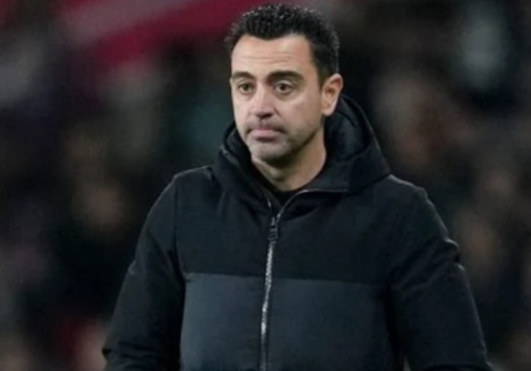   Xavi continuará en el Barça hasta 2025 tras la cumbre con Laporta y Deco