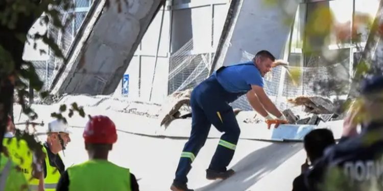 12 muertos en Serbia tras derrumbarse tejado de estación