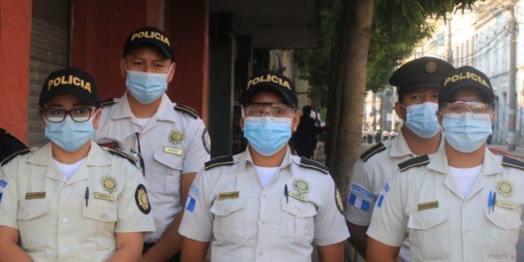 15 mil agentes de seguridad son desplegados a puestos fronterizos