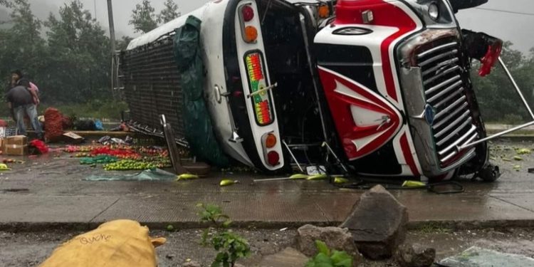 17 heridos, saldo de tres accidentes de tránsito en carreteras del país