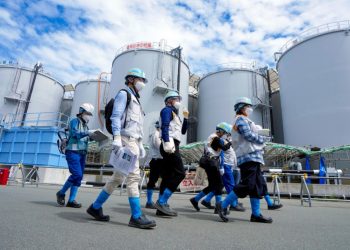 2 trabajadores de Fukushima hospitalizados por contaminación radiactiva