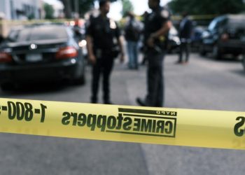 4 muertos, un niño incluido, tras un episodio de violencia doméstica y tiroteo policial en EE.UU.