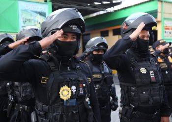 43 mil policí­as protegen a la población por pago de bono 14