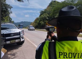 450 agentes velan por la seguridad vial en carreteras durante las festividades