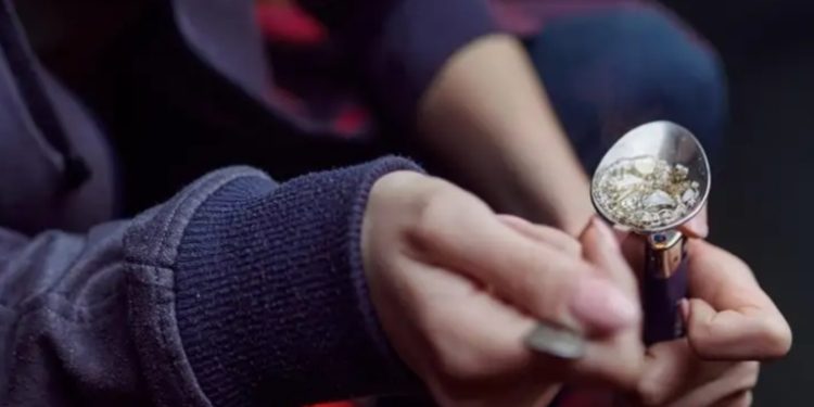 6 % de la población adulta del mundo consume drogas