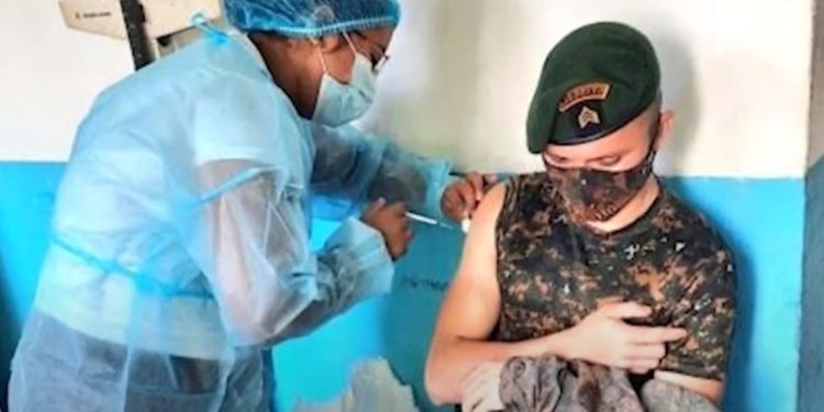 7 mil 200 elementos del ejército han sido vacunados