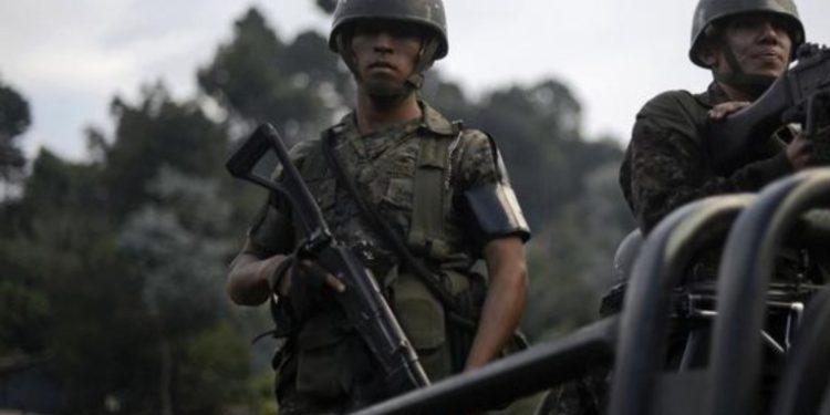 A prisión seis exmilitares por asesinato de 183 opositores