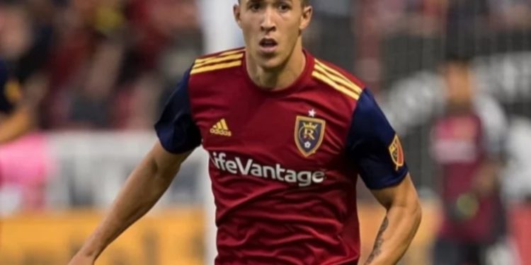 Aarón Herrera tiene el interés de jugar con Guatemala