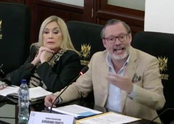 Abogados ratifican denuncia contra magistrados del TSE