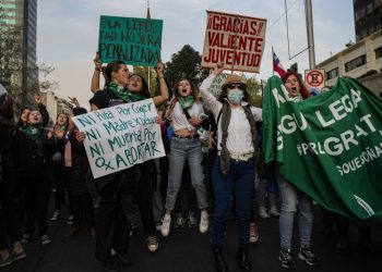 Aborto legal en Chile: el Gobierno promete una ley que irá más allá de las 'tres causales'