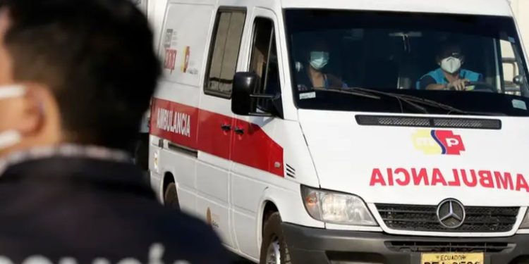 Accidente de autobús en Ecuador deja al menos 16 muertos